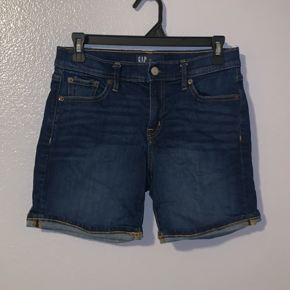 Gap Denim 5” short dark wash folded hem Jean shorts